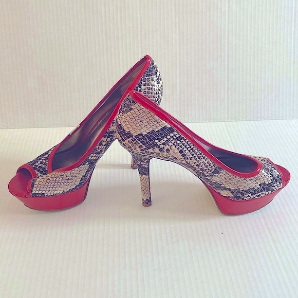 Guess Shoes - Guess Platform Shoes Size 7.5